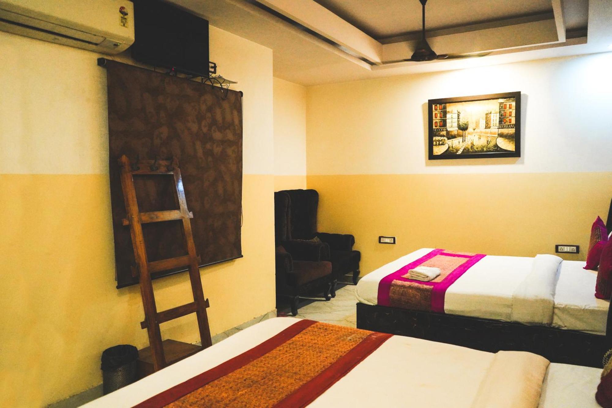 Hotel In Ramesh Nagar - Sukoon 4*